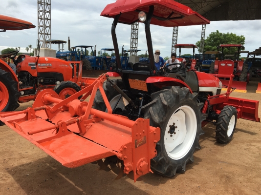 ขายรถไถยันม่าร์ 35แรงราคา190000บาท  มีไบมีดและโลตาลี้ตราช้างพร้อมใช้งานสายๆครับสนใจ โทร0813655997 อำพร พาเจริญ ต วังบัว อ คลองขลุง จ กำแพงเพชร