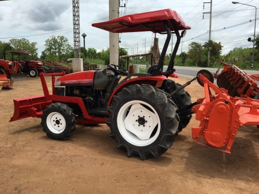 ขายรถไถยันม่าร์ 35แรงราคา190000บาท  มีไบมีดและโลตาลี้ตราช้างพร้อมใช้งานสายๆครับสนใจ โทร0813655997 อำพร พาเจริญ ต วังบัว อ คลองขลุง จ กำแพงเพชร