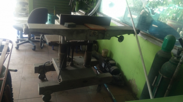 ขายแท่นไส/แท่นรีดไม้