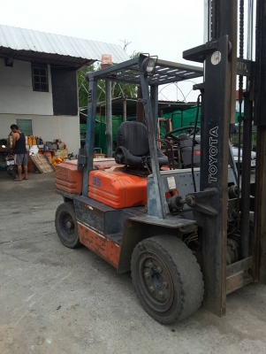 รถยก โตโยต้ารุ่น 5 เครื่องดีเซล เสา3เมตร ยก3.5ตัน รถยก โตโยต้ารุ่น 5 เครื่องดีเซล เสา3เมตร ยก3.5ตัน