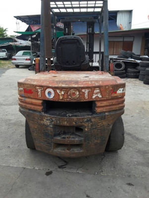 รถยก โตโยต้ารุ่น 5 เครื่องดีเซล เสา3เมตร ยก3.5ตัน รถยก โตโยต้ารุ่น 5 เครื่องดีเซล เสา3เมตร ยก3.5ตัน