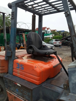 รถยก โตโยต้ารุ่น 5 เครื่องดีเซล เสา3เมตร ยก3.5ตัน รถยก โตโยต้ารุ่น 5 เครื่องดีเซล เสา3เมตร ยก3.5ตัน