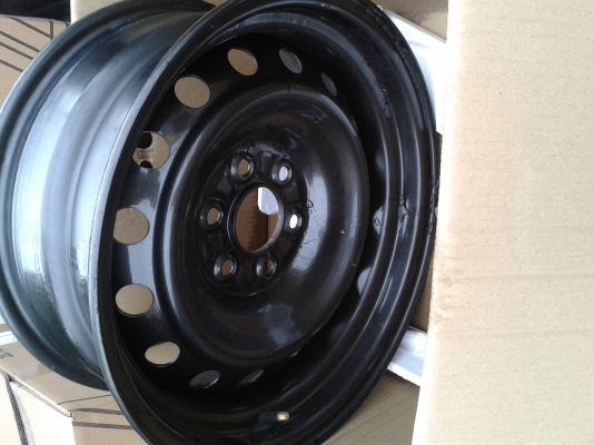 ล้อแม็กติดรถนาวาร่าตัวขับ4กับล้อผ่า