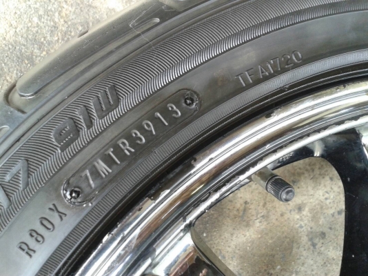 ขอบ17นิ้ว6รู พร้อมยาง สวยๆ 4 ล้อ ราคา 8500 บาท