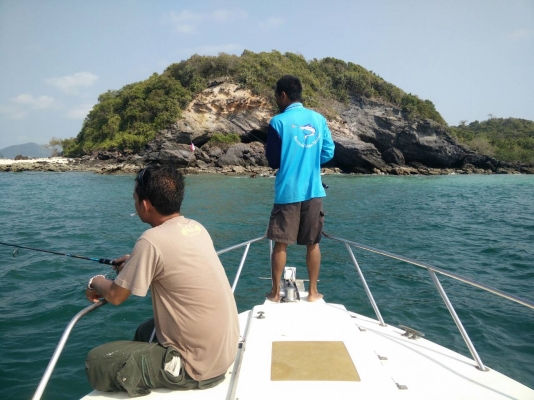 บริการเรือตกปลา บ้านบางเสร่ อ.สัตหีบ จ.ชลบุรี