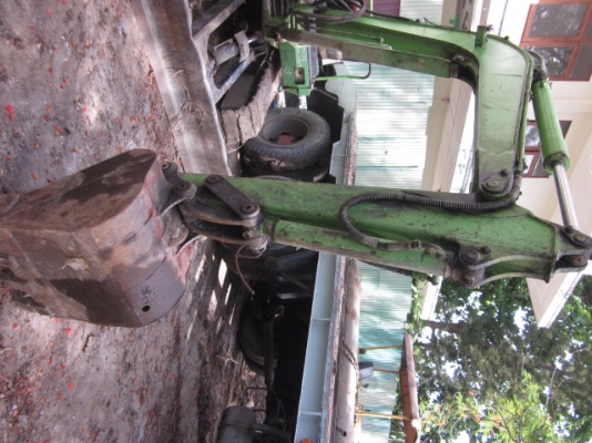 ฝากขายแบกโฮและแทรคเตอร์