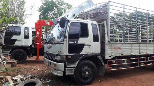 ขายรถ6ล้อ ยาว7.20เมตร FF3H เครื่อง195แรง HO7D ปี39 รถสวยสภาพดี เอกสารพร้อมโอน ราคา650,000 สนใจโทร 090-8588220คุณนะ 093-3258446คุณบิว หรือเข้าดูสินค้าอื่นๆได้ที่ www.narong2truck.com หรือ www.truck.in.th/498 หรือเพจFacebook ณรงค์ ซื้อขายรถมือสอง (เว็บไซต์ส