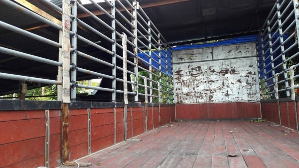 ขายรถ6ล้อ ยาว7.20เมตร FF3H เครื่อง195แรง HO7D ปี39 รถสวยสภาพดี เอกสารพร้อมโอน ราคา650,000 สนใจโทร 090-8588220คุณนะ 093-3258446คุณบิว หรือเข้าดูสินค้าอื่นๆได้ที่ www.narong2truck.com หรือ www.truck.in.th/498 หรือเพจFacebook ณรงค์ ซื้อขายรถมือสอง (เว็บไซต์ส