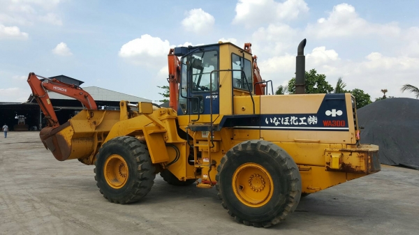 ขายรถตัก Komatsu WA300-1 , 6000 ชั่วโมง สภาพสวย พร้อมใช้งาน ราคาดี