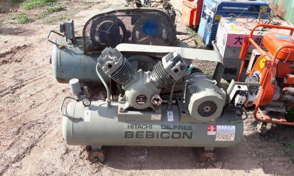 ปั๊มลม เครื่องปั๊มลม มอเตอร์ไฟฟ้า ก็มาครับ เก่าญี่ปุนแท้ ออกตู้มา lot เดียวกัน ขนาด 180-200 ลิตร