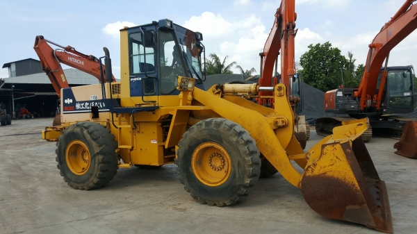 ขายรถตัก Komatsu WA300-1 , 6000 ชั่วโมง สภาพสวย พร้อมใช้งาน ราคาดี