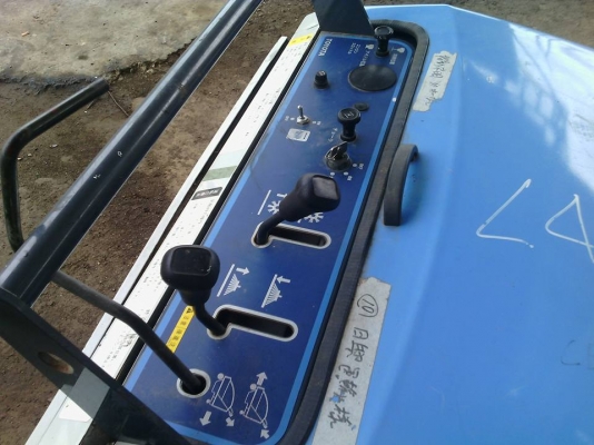 รถกวาดถนน ดูดฝุ่น โตโยต้า รถกวาดถนน ดูดฝุ่น โตโยต้า