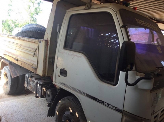 6 ล้อดั้ม 100 แรง ISUZU NKR55EY5 ปลายปี 49 รถห้างแท้เดิมๆ มือเดียวป้ายแดง เล่มติดมือ