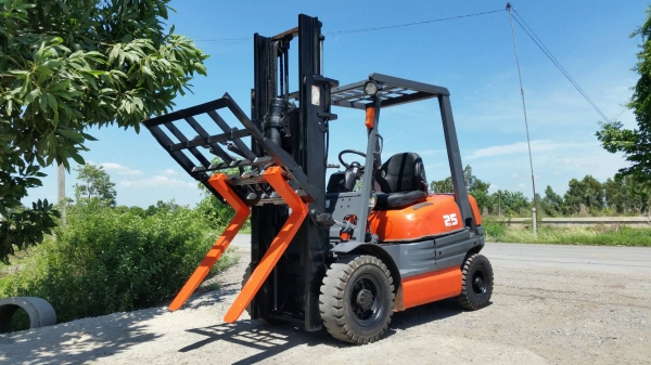 ขายด่วนรถยก TOYOTA 6FD20ดีเซลยกได้2.5ตันยกสูง3เมตรงากะดกเทได้ยางตัน4เส้นรถนอกเพิ่งเข้ามายังไม่เคยใช้งานในเมืองไทยเลย