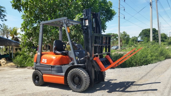 ขายด่วนรถยก TOYOTA 6FD20ดีเซลยกได้2.5ตันยกสูง3เมตรงากะดกเทได้ยางตัน4เส้นรถนอกเพิ่งเข้ามายังไม่เคยใช้งานในเมืองไทยเลย ขายด่วนรถยก TOYOTA 6FD20ดีเซลยกได้2.5ตันยกสูง3เมตรงากะดกเทได้ยางตัน4เส้นรถนอกเพิ่งเข้ามายังไม่เคยใช้งานในเมืองไทยเลย