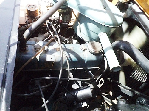 ขายรถยกโคมัสสึ 2 ตัน  เครื่องเบนซิน  เกียร์ออโต้  กระบอกคู่ เสาสูง 3 เมตร  ยางตันใหม่ พวงมาลัยเพาเว่อร์  สีเดิมจากนอก นำเข้าจากญี่ปุ่น ใช้งานได้ทันที ราคา140000