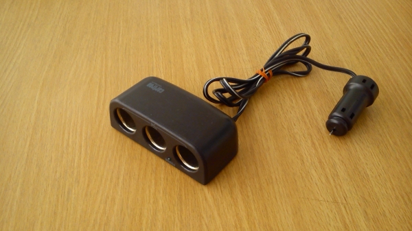 ช่องต่อพ่วงไฟที่จุดบุหรี่ แบบ3ช่อง Cartron CARMATE