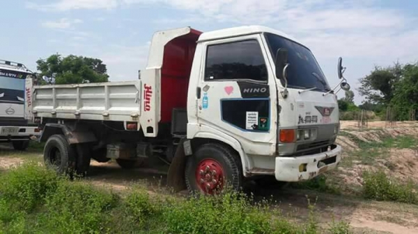 ขายรถ6ล้อ ดั้มFC2W รถสวยสภาพพร้อมใช้งาน เอกสารใบซื้อขาย ราคา240,000 สนใจโทร 090-8588220คุณนะ 093-3258446คุณบิว หรือเข้าดูสินค้าอื่นๆได้ที่ www.narong2truck.com หรือ www.truck.in.th/498 หรือเพจFacebook ณรงค์ ซื้อขายรถมือสอง (เว็บไซต์ส่วนตัว) หรือFacebook ค