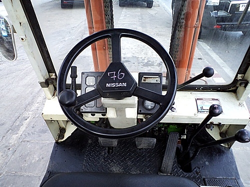 ขายรถยกนิสสัน 2 ตัน  (รุ่นใหม่-ทรงเล็ก) เครื่องเบนซิน (ใช้แก๊สอย่างเดียว)  กระบอกคู่ เสาสูง 3 เมตร   พวงมาลัยเพาเว่อร์  สีเดิมจากนอก นำเข้าจากญี่ปุ่น ใช้งานได้ทันที ราคา150000