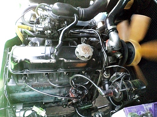 ขายรถยกโตโยต้า 2 ตัน รุ่น5  เครื่องเบนซิน กระบอกคู่  เสาสูง 3 เมตร  ยางตัน พวงมาลัยเพาเว่อร์  สีเดิมจากนอก นำเข้าจากญี่ปุ่น ใช้งานได้ทันที ราคา180000