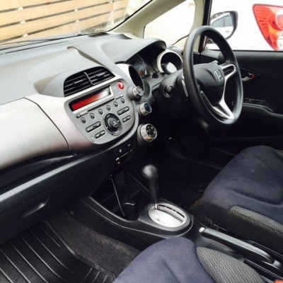 Honda jazz 1.5 sv รุ่น TOP สุด รถสวยแน่นอนคร่ะ  ออกรถไม่ยุ่งยาก อนุมัติเร็ว ไม่ต้องกังวล ผ่านทุกเคส คลิก