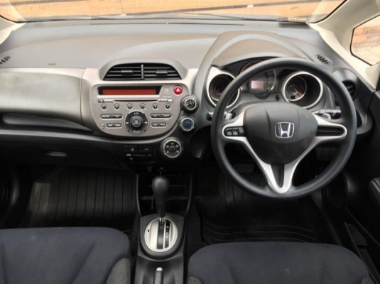 Honda jazz 1.5 sv รุ่น TOP สุด รถสวยแน่นอนคร่ะ  ออกรถไม่ยุ่งยาก อนุมัติเร็ว ไม่ต้องกังวล ผ่านทุกเคส คลิก