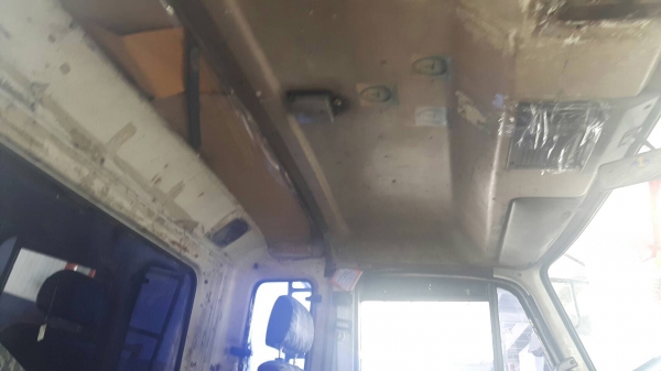 รถนิสสัน 10 ล้อ ตู้เย็น 180 แรงม้า. ปี 37 - 39. , ( มี ขาย 2 คัน. )    สนใจติดต่อ  081 - 6079515