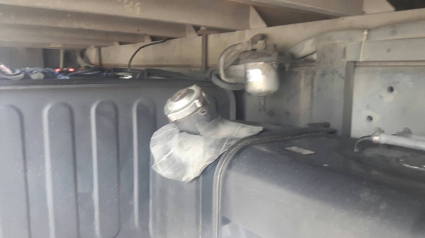 รถนิสสัน 10 ล้อ ตู้เย็น 180 แรงม้า. ปี 37 - 39. , ( มี ขาย 2 คัน. )    สนใจติดต่อ  081 - 6079515