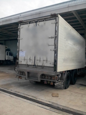 รถนิสสัน 10 ล้อ ตู้เย็น 180 แรงม้า. ปี 37 - 39. , ( มี ขาย 2 คัน. )    สนใจติดต่อ  081 - 6079515