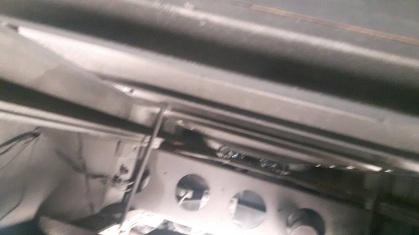 รถนิสสัน 10 ล้อ ตู้เย็น 180 แรงม้า. ปี 37 - 39. , ( มี ขาย 2 คัน. )    สนใจติดต่อ  081 - 6079515