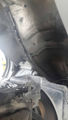 รถนิสสัน 10 ล้อ ตู้เย็น 180 แรงม้า. ปี 37 - 39. , ( มี ขาย 2 คัน. )    สนใจติดต่อ  081 - 6079515