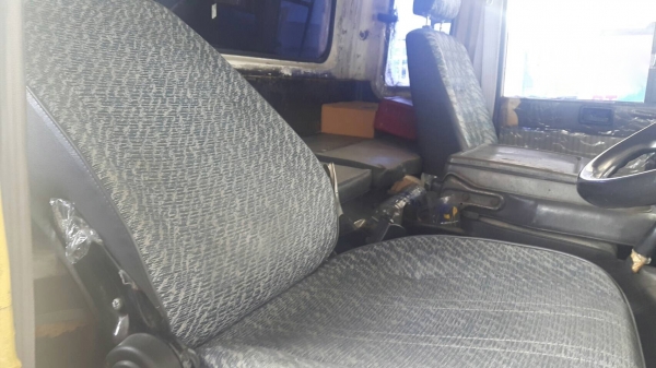 รถนิสสัน 10 ล้อ ตู้เย็น 180 แรงม้า. ปี 37 - 39. , ( มี ขาย 2 คัน. )    สนใจติดต่อ  081 - 6079515