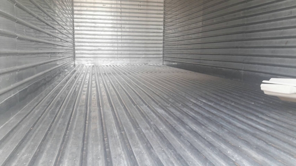 รถนิสสัน 10 ล้อ ตู้เย็น 180 แรงม้า. ปี 37 - 39. , ( มี ขาย 2 คัน. )    สนใจติดต่อ  081 - 6079515