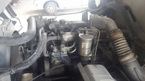 รถนิสสัน 10 ล้อ ตู้เย็น 180 แรงม้า. ปี 37 - 39. , ( มี ขาย 2 คัน. )    สนใจติดต่อ  081 - 6079515