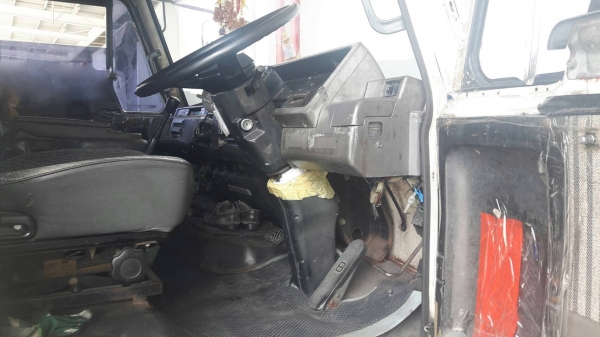 รถนิสสัน 10 ล้อ ตู้เย็น 180 แรงม้า. ปี 37 - 39. , ( มี ขาย 2 คัน. )    สนใจติดต่อ  081 - 6079515