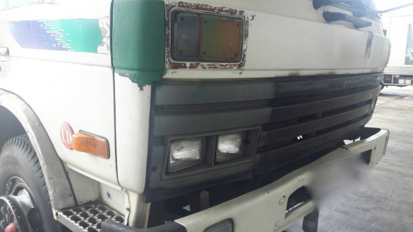 รถนิสสัน 10 ล้อ ตู้เย็น 180 แรงม้า. ปี 37 - 39. , ( มี ขาย 2 คัน. )    สนใจติดต่อ  081 - 6079515