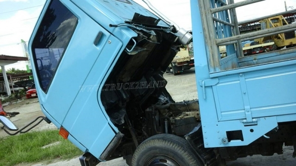 รถ 6 ล้อมีคอกเหล็ก ยี่ห้อ ISUZU รุ่น NKR รถห้างแท้ เครื่อง 4Be1 110 เเรงม้า