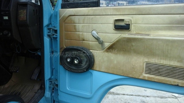 รถ 6 ล้อมีคอกเหล็ก ยี่ห้อ ISUZU รุ่น NKR รถห้างแท้ เครื่อง 4Be1 110 เเรงม้า