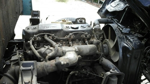 รถ 6 ล้อมีคอกเหล็ก ยี่ห้อ ISUZU รุ่น NKR รถห้างแท้ เครื่อง 4Be1 110 เเรงม้า