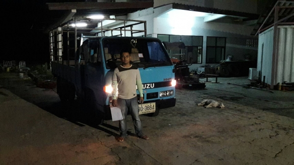 รถ 6 ล้อมีคอกเหล็ก ยี่ห้อ ISUZU รุ่น NKR รถห้างแท้ เครื่อง 4Be1 110 เเรงม้า