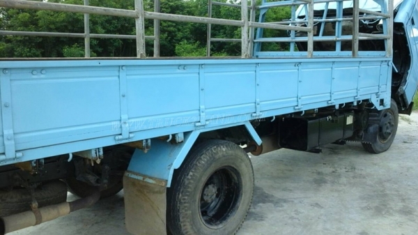 รถ 6 ล้อมีคอกเหล็ก ยี่ห้อ ISUZU รุ่น NKR รถห้างแท้ เครื่อง 4Be1 110 เเรงม้า