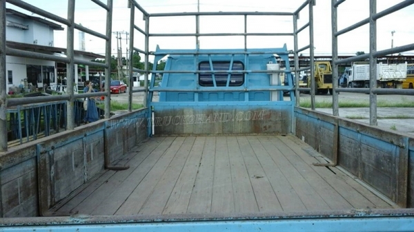 รถ 6 ล้อมีคอกเหล็ก ยี่ห้อ ISUZU รุ่น NKR รถห้างแท้ เครื่อง 4Be1 110 เเรงม้า