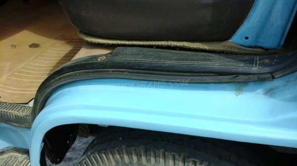 รถ 6 ล้อมีคอกเหล็ก ยี่ห้อ ISUZU รุ่น NKR รถห้างแท้ เครื่อง 4Be1 110 เเรงม้า