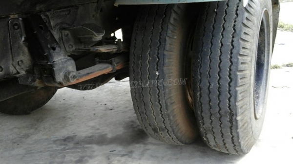 รถ 6 ล้อมีคอกเหล็ก ยี่ห้อ ISUZU รุ่น NKR รถห้างแท้ เครื่อง 4Be1 110 เเรงม้า