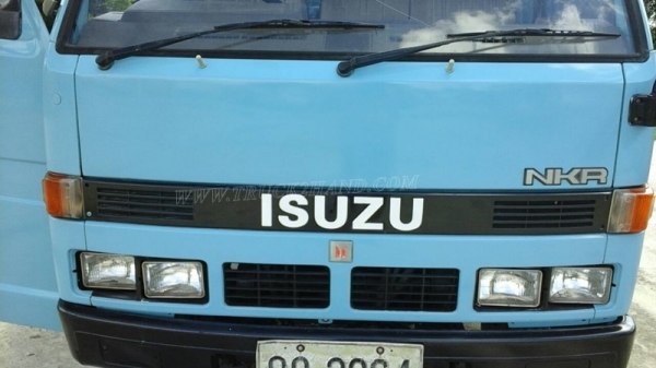 รถ 6 ล้อมีคอกเหล็ก ยี่ห้อ ISUZU รุ่น NKR รถห้างแท้ เครื่อง 4Be1 110 เเรงม้า