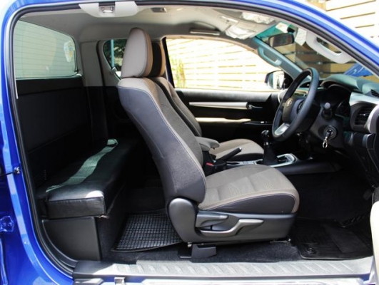 TOYOTA Revo Smart Cab 2.4G Prerunner มองหารถคันนี้ รถคุณภาพแน่นอน ออกรถง่าย อนุมัติเร็ว ทักจิ๊ฟมาได้น่ะคร่ะ