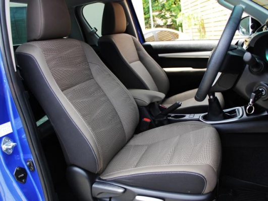 TOYOTA Revo Smart Cab 2.4G Prerunner มองหารถคันนี้ รถคุณภาพแน่นอน ออกรถง่าย อนุมัติเร็ว ทักจิ๊ฟมาได้น่ะคร่ะ