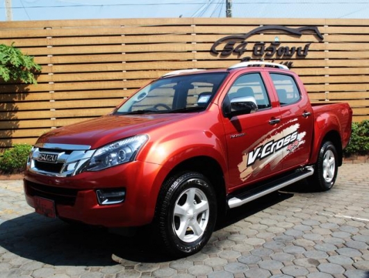 ISUZU D-MAX V-CROSS  3.0 Z-Prstige มองหารถคันนี้ รถคุณภาพแน่นอน ออกรถง่าย อนุมัติเร็ว ทักจิ๊ฟมาได้น่ะคร่ะ