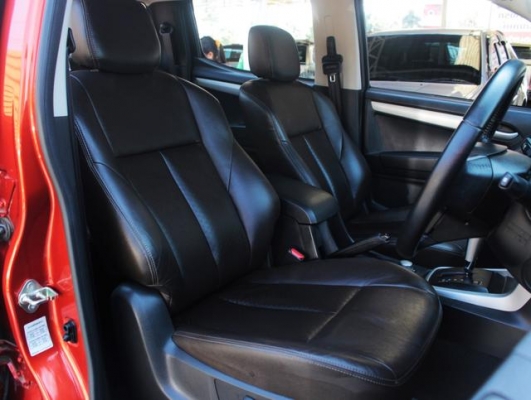 ISUZU D-MAX V-CROSS  3.0 Z-Prstige มองหารถคันนี้ รถคุณภาพแน่นอน ออกรถง่าย อนุมัติเร็ว ทักจิ๊ฟมาได้น่ะคร่ะ