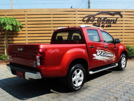 ISUZU D-MAX V-CROSS  3.0 Z-Prstige มองหารถคันนี้ รถคุณภาพแน่นอน ออกรถง่าย อนุมัติเร็ว ทักจิ๊ฟมาได้น่ะคร่ะ